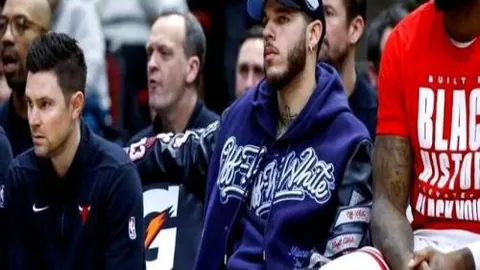 上海海港勇夺亚冠精英联赛首胜，武磊建功立业